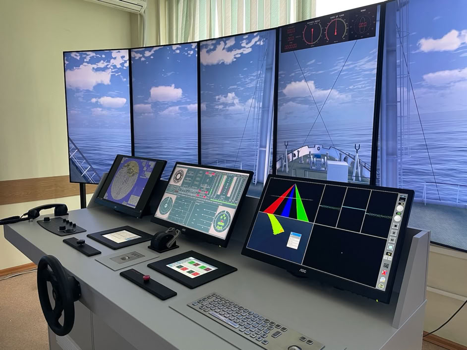 Fishing simulator, Trawl master and sonar console